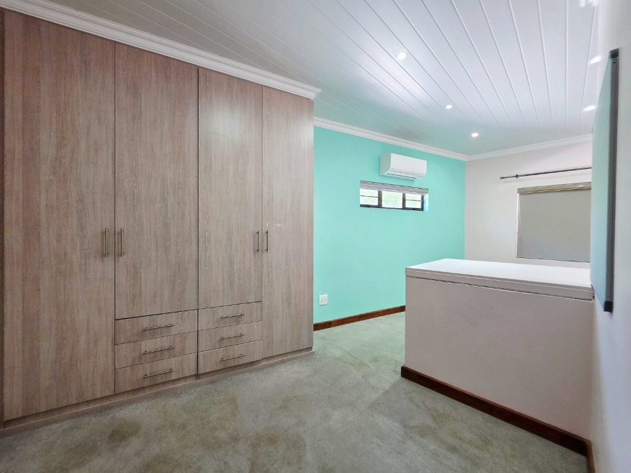 5 Bedroom Property for Sale in Langenhovenpark Free State